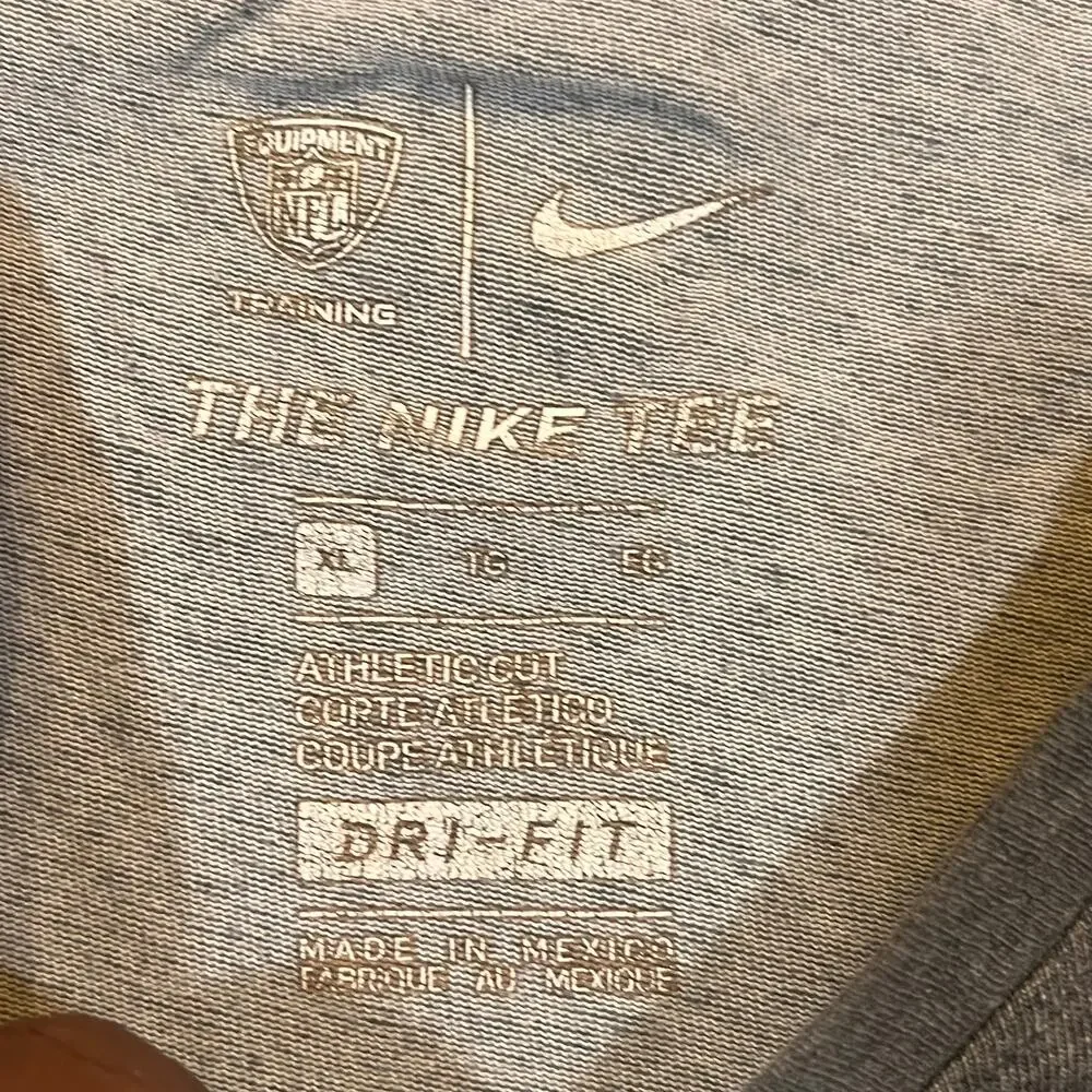 The Nike‎ Tee Green Bay Packers Men XL Gray Yellow Short Sleeve Shirt